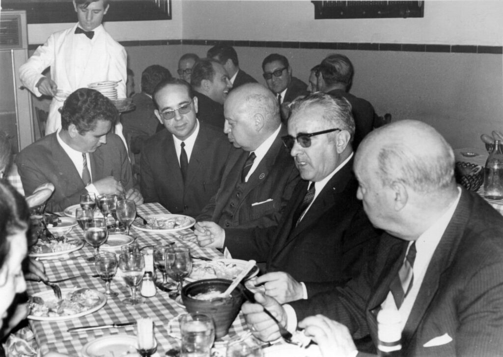 Raimundo González con Candido López